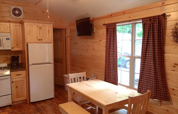 Deluxe Cottage rental interior kitchen table